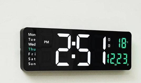 Electronic wall clock